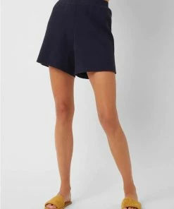 Great Plains Ensley Shorts In Dark Navy